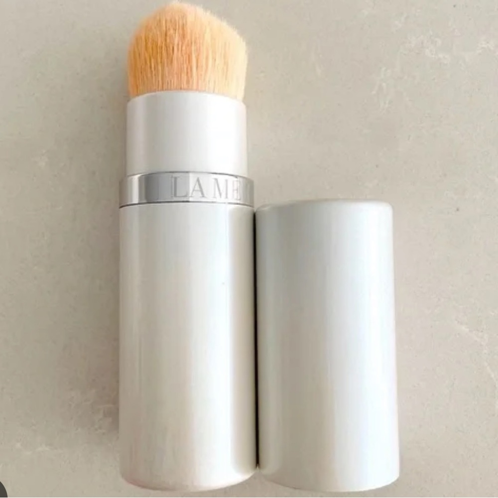 La Mer Powder Brush - Picture 3 of 10